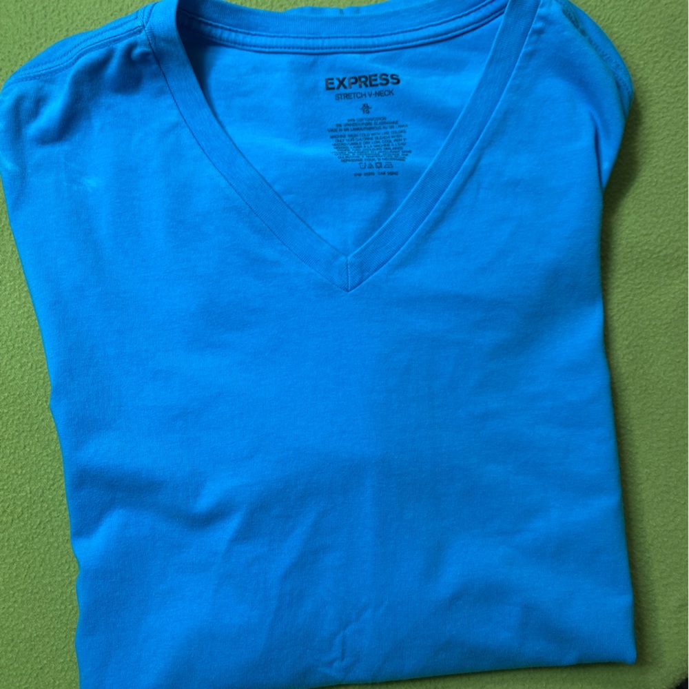 EXPRESS blue t-shirt *AS IS* bundle other items to save more ✨‼️💰